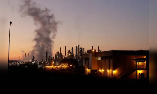 Incêndio atinge refinaria da Petrobras em Paulínia, em São Paulo
