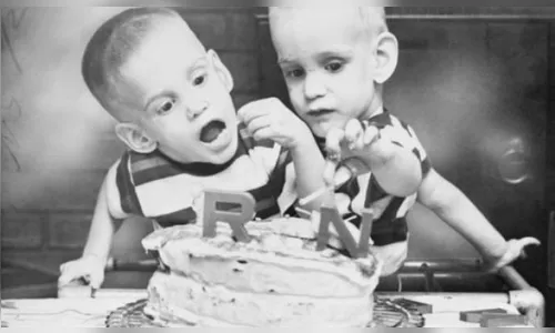 Conheça os gêmeos siameses com a vida mais longa da história