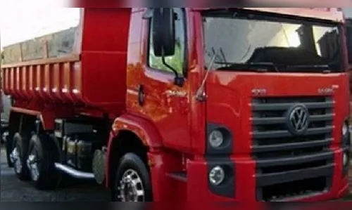 Adolescente morre ao ser atingido por tampa de caminhão caçamba