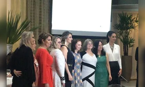 Troféu “Mulheres de Ouro” homenageia 9 personalidades de Apucarana