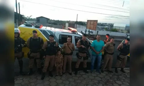 
							Fã da PM, menino de 6 anos ganha farda mirim da corporação 
						
						