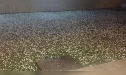 Chuva de granizo deixa moradores de Apucarana apreensivos