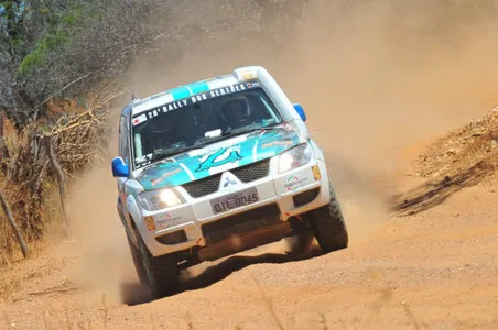 Otávio e Allan Enz fazem boa campanha no Rally dos Sertões - Foto: Divulgação