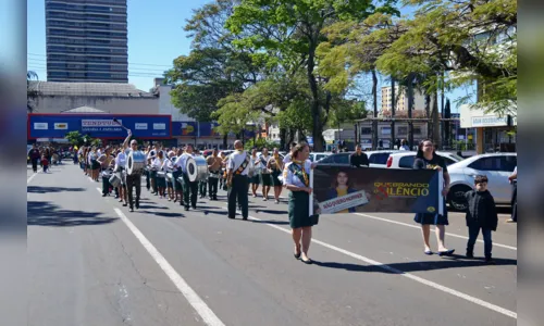 
							Passeata ‘Quebrando o Silêncio’ leva centenas de manifestantes para rua em Apucarana
						
						