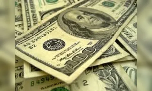 Gastos de brasileiros no exterior caem 7,9%