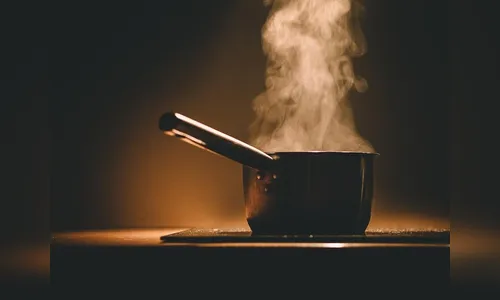 Bebê de um ano e meio sofre queimaduras graves com café quente