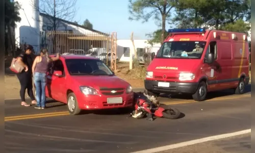 Motociclista de 21 anos fica ferido após acidente no Contorno Sul