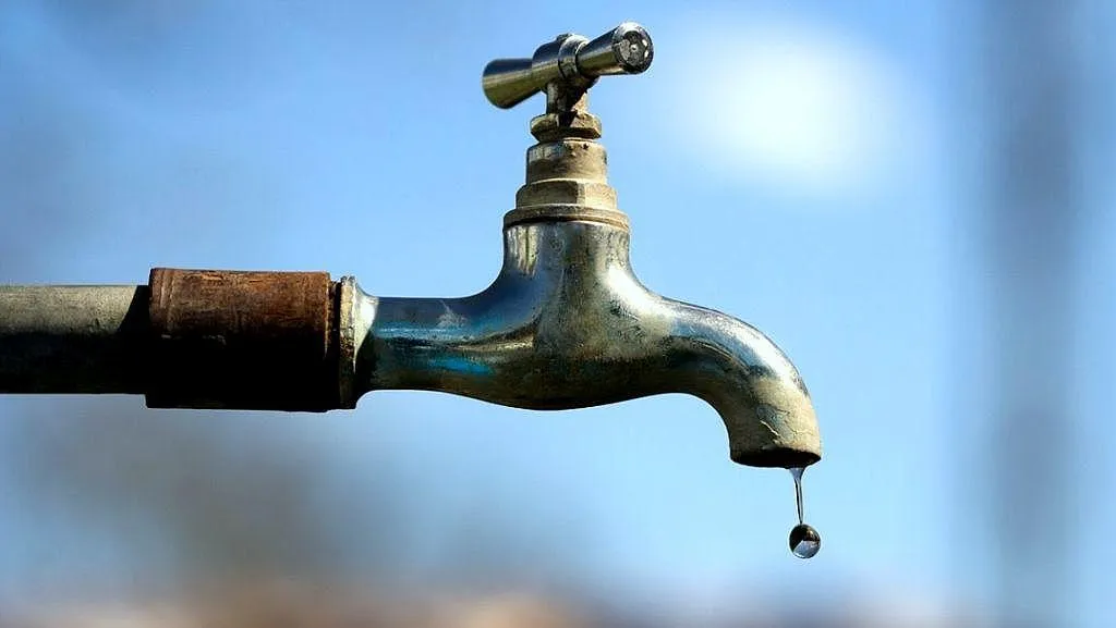 Obras da Sanepar afetam abastecimento de água na Zona Norte
