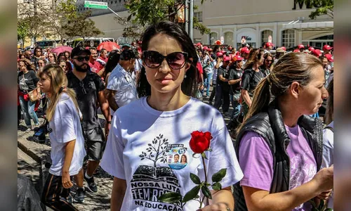 Paraná não pode esquecer agressões aos professores, afirma Eliana Cortez