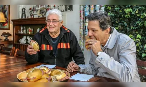 Requião serve pão com mortadela para Haddad
