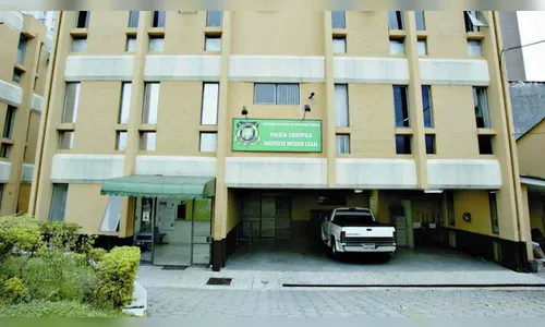 Polícia prende moça de 18 anos suspeita de encomendar a morte da própria avó