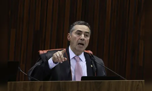 Barroso vota contra registro da candidatura de Lula