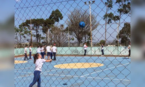 
							Alunos do ensino médio e fundamental participam do English Day na Unespar
						
						