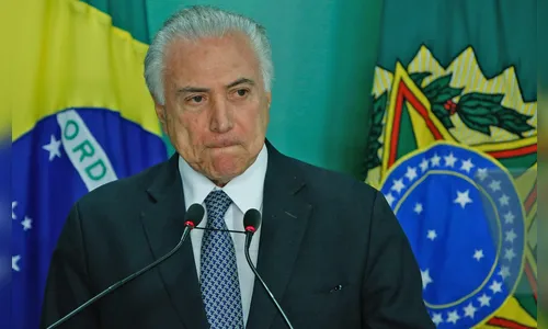 Temer volta atrás e adia reajuste de servidores para 2020