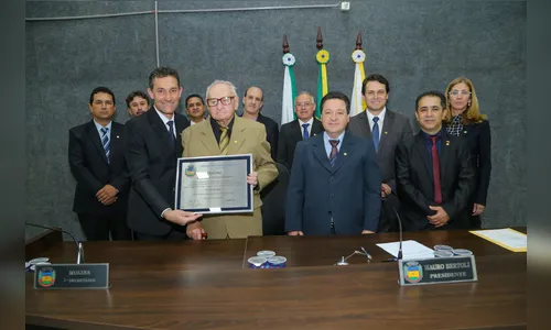 Vice-prefeito prestigia homenagem a Kremer