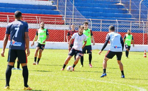 O atacante Celinho, do Apucarana Sports, tem escalação garantida em Campo Mourão - Foto: Delair Garcia