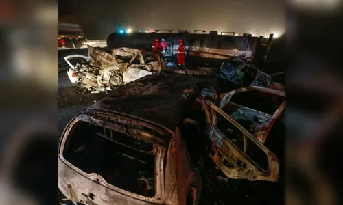 Justiça aciona responsáveis por derrubar 44 mil litros de etanol na BR-277 em acidente que matou seis