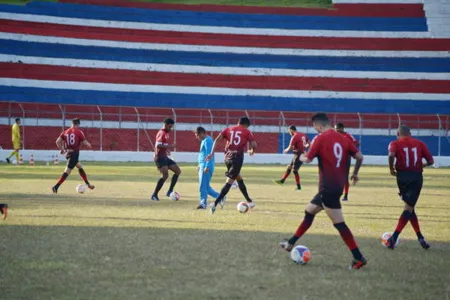 Os jogadores do Apucarana ganharam folga e se reapresentam na próxima segunda-feira de manhã - Foto: Delair Garcia