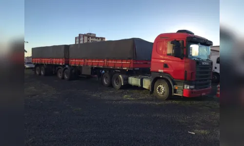 
							  PF prende em flagrante contrabandistas de cigarros estrangeiros
						
						