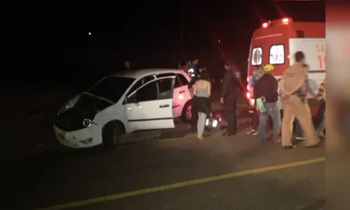 Moça fica ferida em acidente envolvendo carro e trem em Apucarana