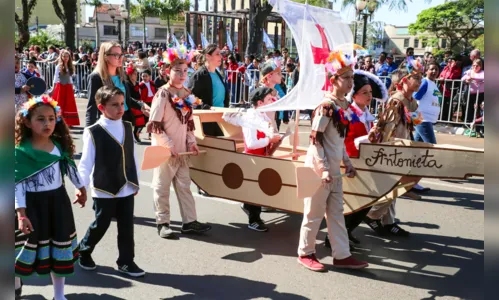 
							Desfile de 7 de setembro reúne mais de 20 mil pessoas em Apucarana
						
						