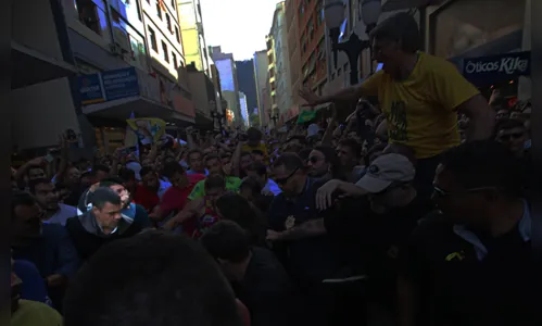 
							Trajeto do agressor de Bolsonaro é registrado por fotógrafo de jornal
						
						