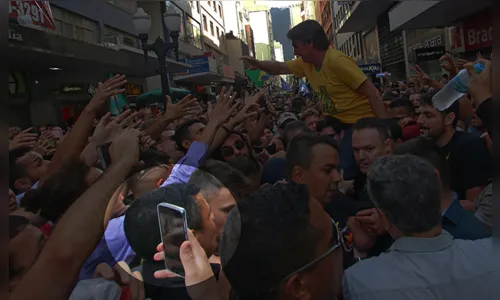 
							Trajeto do agressor de Bolsonaro é registrado por fotógrafo de jornal
						
						