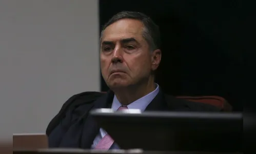 Ministro do TSE proíbe PT de apresentar Lula como candidato