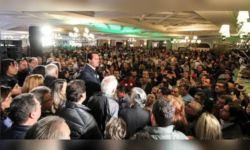 Ratinho Júnior reúne 4 mil pessoas em Santa Felicidade