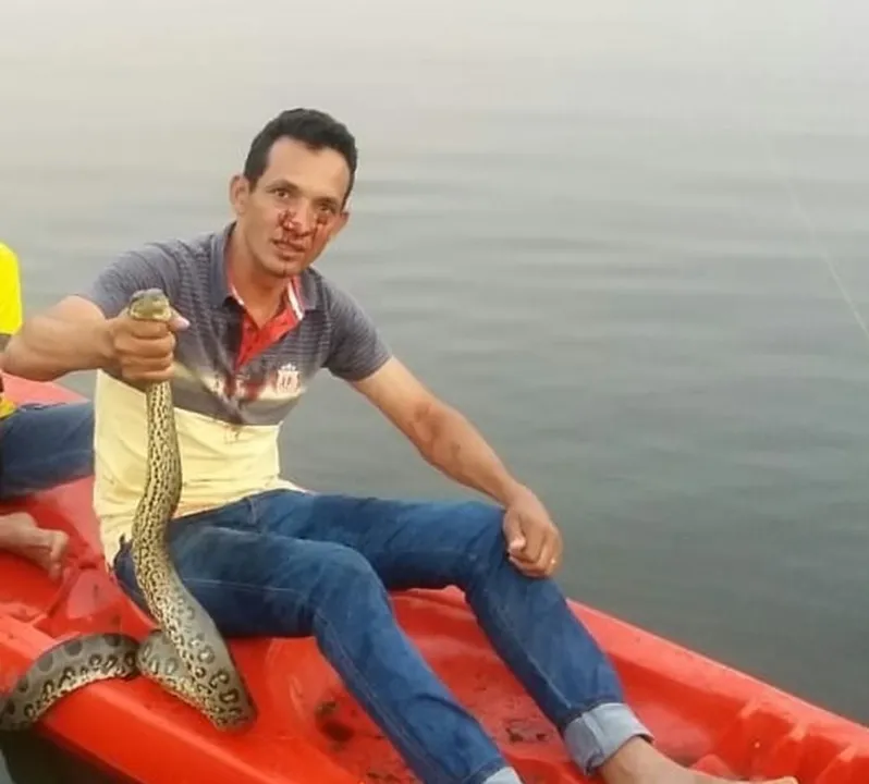 Empresário estava pescando quando foi atacado pela cobra (Foto: Arquivo Pessoal)