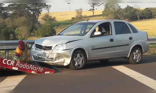 Motorista tem mal súbito e bate carro na traseira de outro veículo em Apucarana