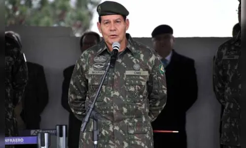 General Mourão entra na Justiça para substituir Bolsonaro sem consultá-lo