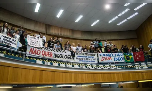 Câmara de Londrina aprova proibição da ideologia de gênero nas escolas