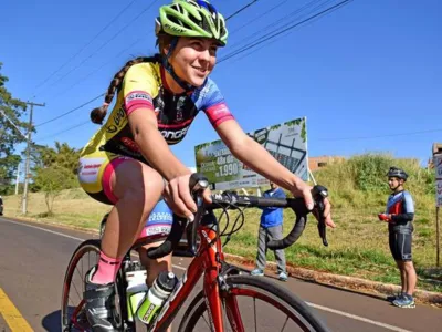 Júlia Maria Constantino, de Arapongas, ganhou medalha de ouro na fase final dos JOJUP´s - Foto: Divulgação