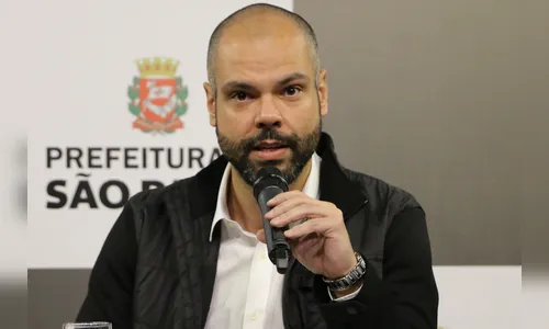 Covas contrata marqueteiro e fecha com 5 partidos para disputar reeleição em SP