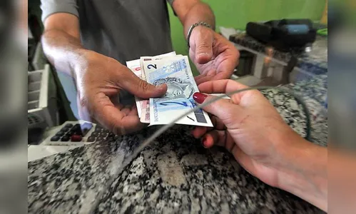 Trabalhador nascido em setembro já pode sacar abono salarial 2017