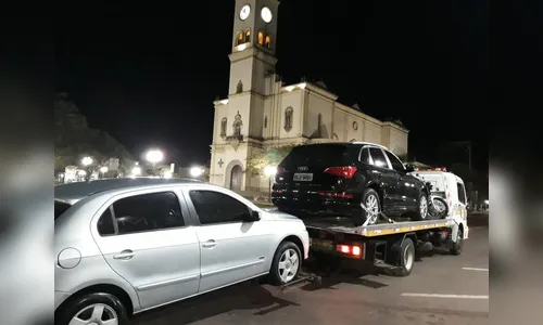 PM realiza grande operação, apreende veículos e detém foragido da justiça