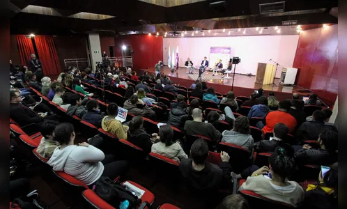 Os jovens precisam sentir orgulho de viver no Brasil, afirma Ratinho Junior