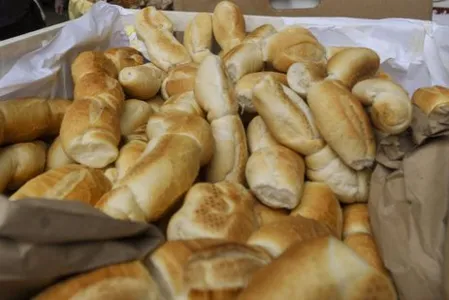 Produtos à base de trigo, como pão, macarrão e biscoito, estão sofrendo com a alta dos preços  - Marcello Casal Jr./Agência Brasil