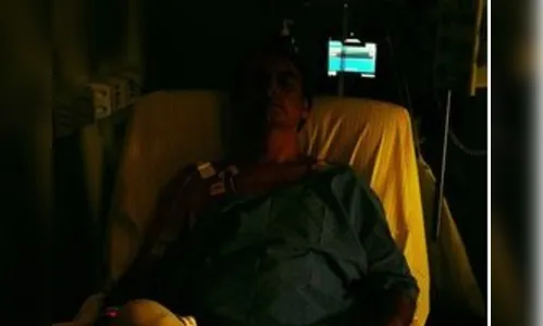 Bolsonaro tem quadro estável e faz transmissão ao vivo do hospital