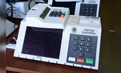 Justiça Eleitoral tem até hoje para analisar registros dos candidatos