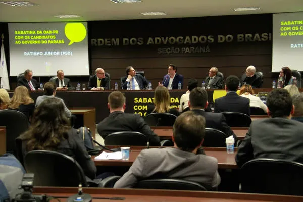 Ratinho durante evento na OAB em Curitiba (Foto: Divulgação)