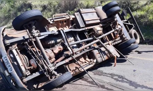 
							Capotamento causa uma morte e deixa pelo menos duas pessoas feridas
						
						