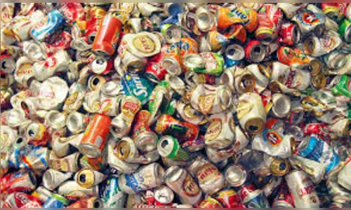 Depois de roubo de latinhas que seriam vendidas para pagar passeio de alunos, comunidade dá exemplo de solidariedade