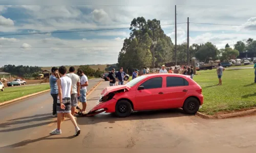 
							Motorista invade preferencial e causa acidente em Manoel Ribas
						
						