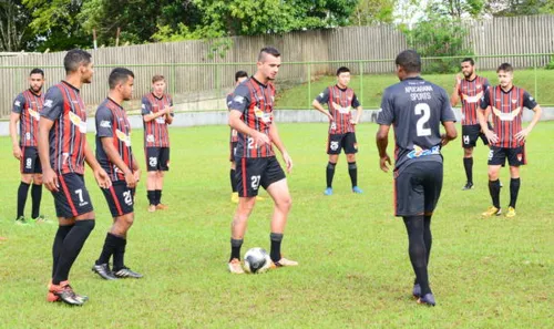 O zagueiro Anderson Penna, do Apucarana Sports, ainda não tem escalação garantida neste domingo - Foto: Divulgação