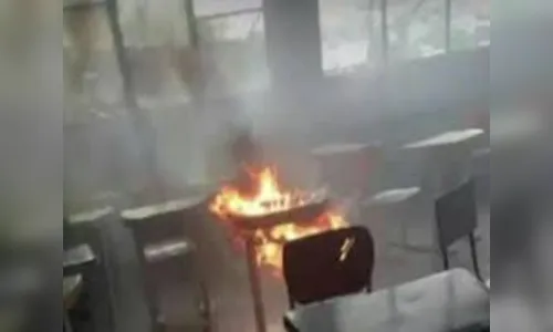 Aluno coloca fogo em prova e quase incendeia escola
