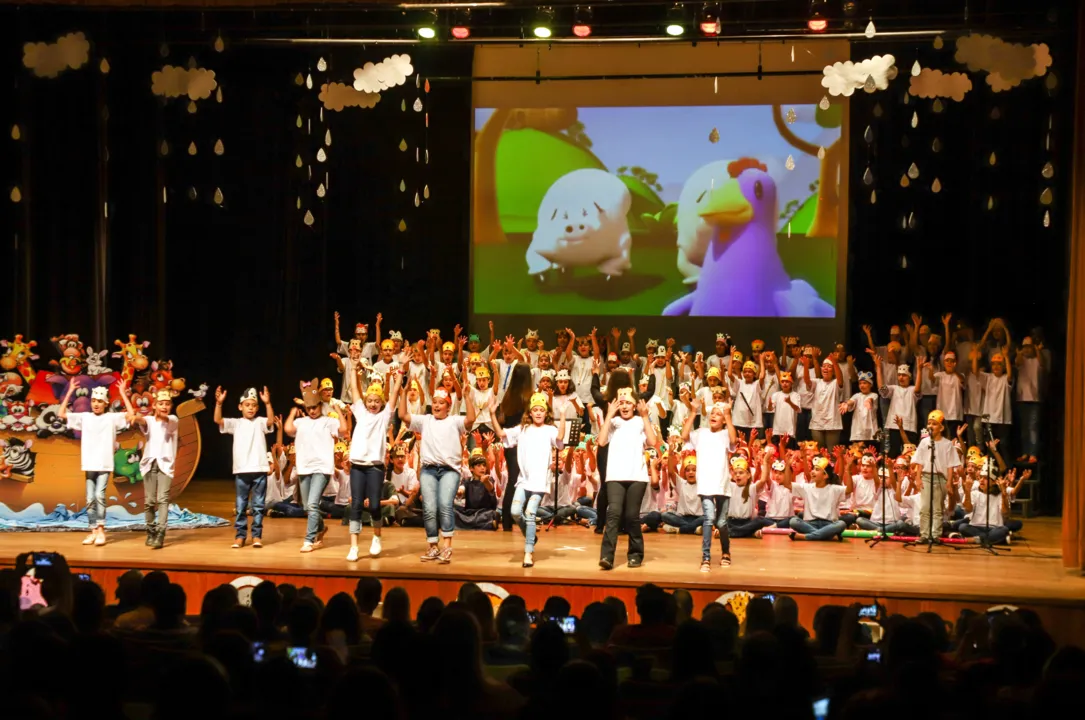 O espetáculo Arca de Noé foi exibido em duas sessões no Cine Teatro Fênix