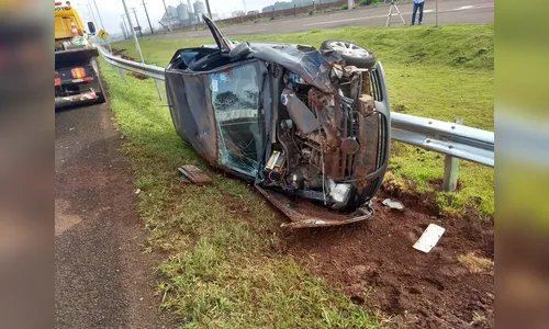 Capotamento na BR-369 deixa motorista ferido