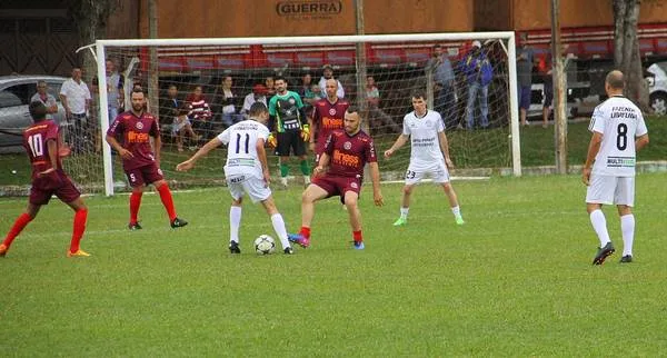 O 11º Campeonato Amador Regional vai entrar nas quartas de final neste domingo - Foto: www.oesporte.com.br